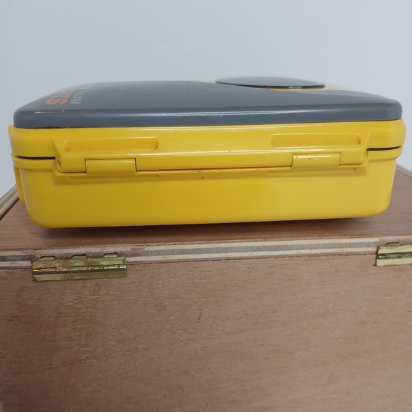 Sony Sports AM/FM Cassette Player Walkman Radio WM-SXF30 READ Tested - Picture 12 of 14